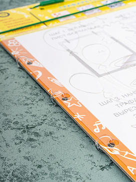 Двусторонний планшет с развивашками - трафаретами на тему "Поздравительные открытки". – портал поставщиков НСППО - 3